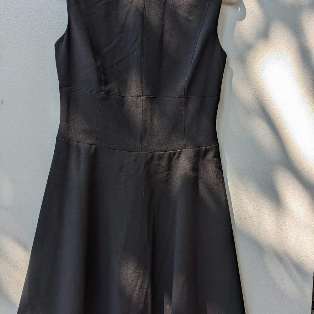Black sleeveless dress